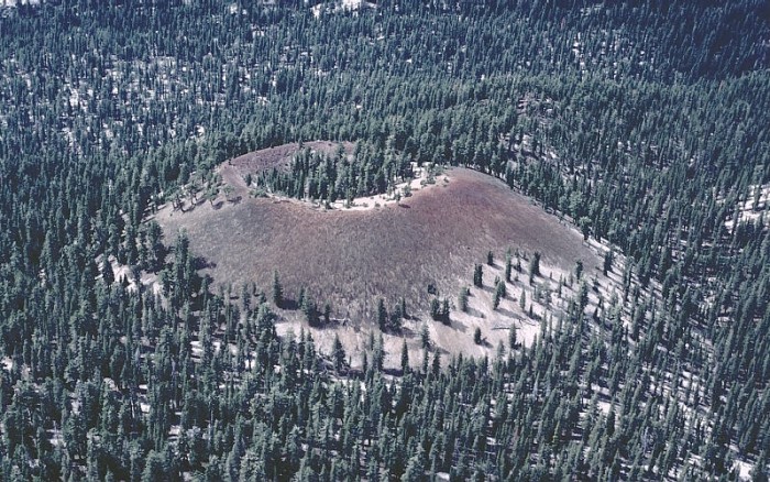 http://www.slavicsac.com/wp-content/uploads/2015/05/long-valley-california-volcano-700x438.jpg