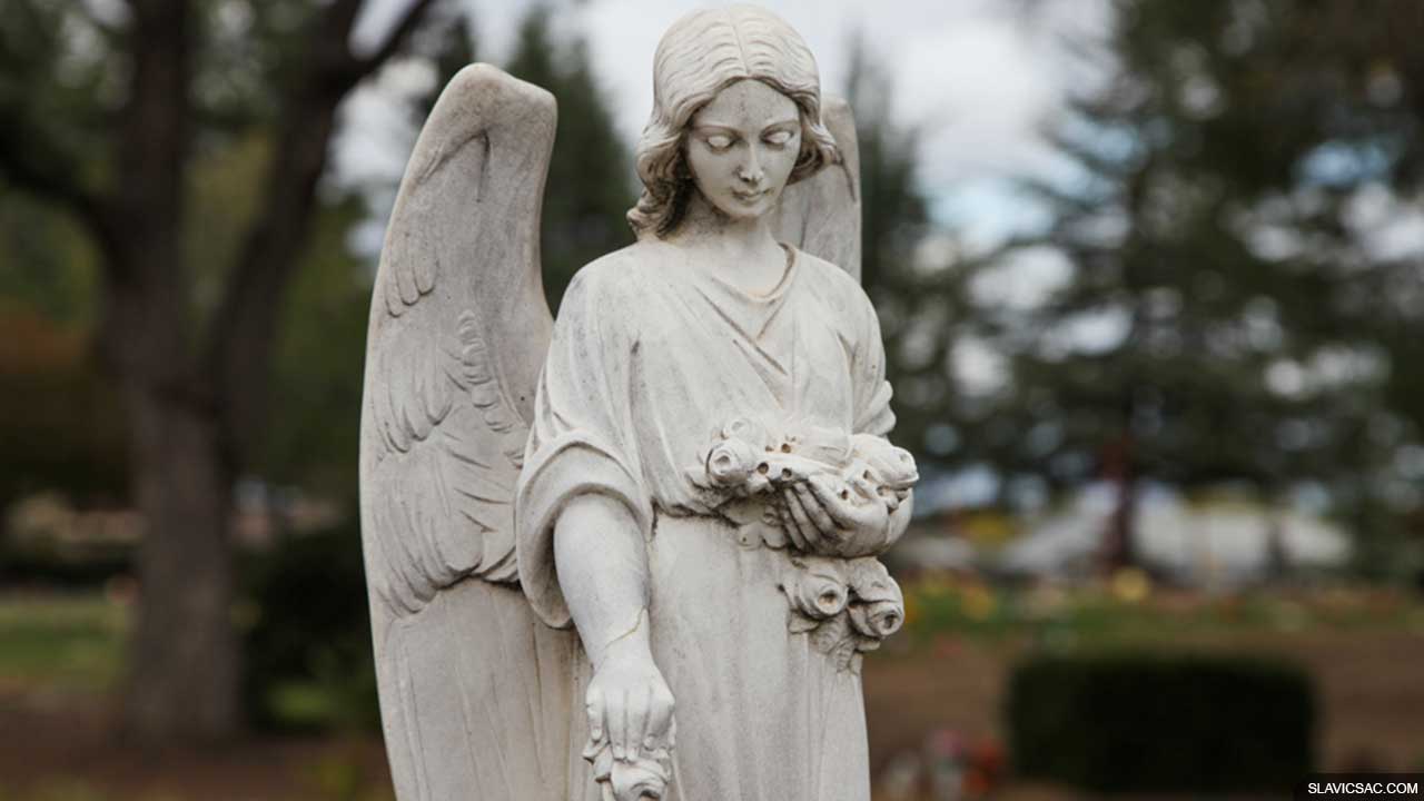cemetery-statue-monument