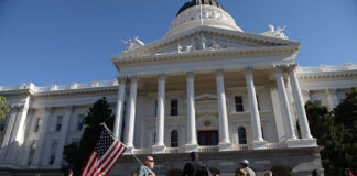 How many Russians/Ukrainians live in Sacramento?