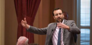 Сенат Калифорнии запретил отказываться от вакцинации детей