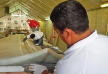 Самую большую доску для серфинга строят в Хантингтон-Бич
