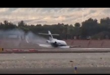 Самолет с застрявшим шасси сел в аэропорту Палм-Спрингс