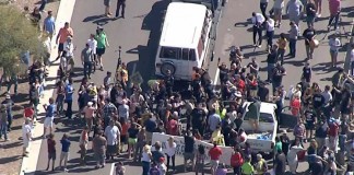 В Аризоне демонстранты, протестующие против приезда Трампа, перекрыли шоссе