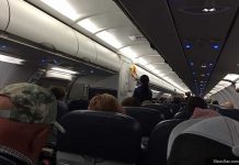 Служба здравоохранения снимает с авиарейсов заболевших корью Airplane