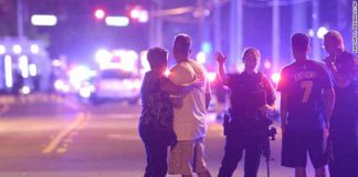 Нападение на гей-клуб в Орландо: погибли 50 человек