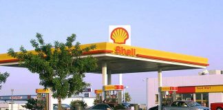 Средняя цена бензина в США уже достигла $2 Gas station