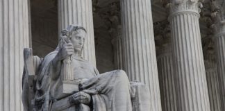 Минюст США уточнил приоритеты: дискриминация, антисемитизм, гендерная идеология, миграция US Supreme Court Statue Lady Justice