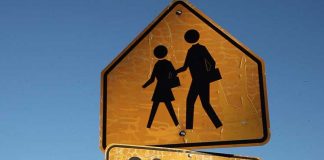 Около 130 тысяч школьников Лос-Анджелеса не вернулись в классы после зимних каникул Школы Сакраменто