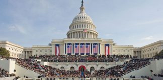 Дональд Трамп стал 45-м президентом США 45-й президент США