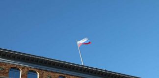 Консульства РФ, Украины и Беларуси приостанавливают прием посетителей консульство России в США