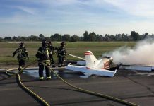 В аэропорту Сакраменто загорелся небольшой самолет