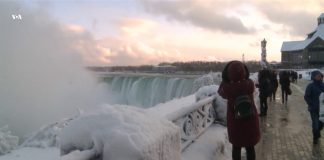 Рекордные морозы привели к гибели 4 человек и закрытию школ