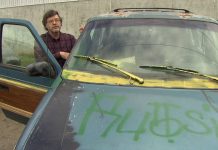 Автомобиль иммигранта разрисовали антирусскими граффити