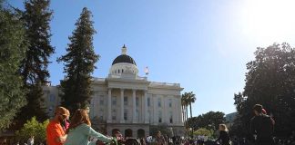Anti-vaccination protest in Sacramento, Ca