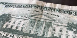 Налоговая служба вводит “налоговые каникулы” для резидентов и граждан США мы полагаемся на бога
