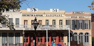 COVID-19: Новые ограничения введены в округе Сакраменто Old Sacramento