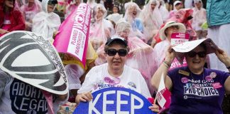 Трамп лишит Калифорнию финансирования из-за требования включать в страховку оплату абортов Planned Parenthood