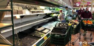 Женщине предъявили обвинение в террористической угрозе за кашель “с коронавирусом”