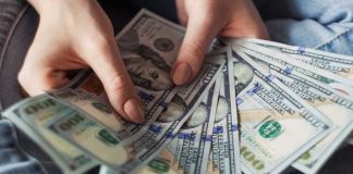 В США резко упало количество обращений за пособием по безработице Money
