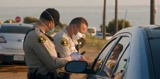 В Сан-Диего 22 человека были оштрафованы за то, что наблюдали закат на пляже