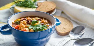 Семья иммигрантов из Портленда готовит борщ для нуждающихся соседей