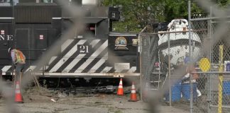 Калифорниец пытался протаранить плавучий госпиталь с больными коронавирусом