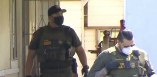 Калифорнийский пастор предстанет перед судом за собрание в Пасхальное Воскресение