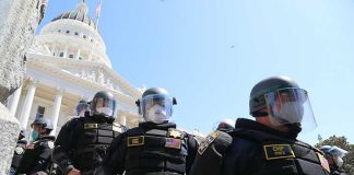 К Капитолию Калифорнии вышли отряды милиции штата