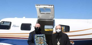 Священники Русской православной церкви провели антикоронавирусный воздушный крестный ход над Нью-Йорком