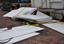 Молодой иммигрант из Украины нуждается в помощи после того, как на него упали многотонные мраморные плиты