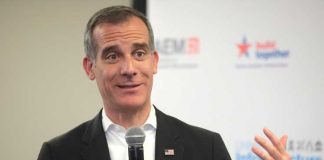 Мэр Лос-Анджелеса признал, что протесты связаны с резким ростом числа случаев COVID-19