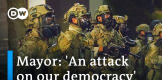 Мэр Портленда потребовал от Трампа вывести федеральных агентов из города