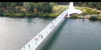 Калифорнийские верующие игнорируют запреты властей на собрания