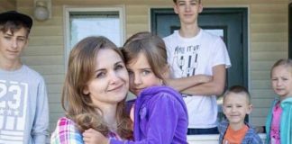 Беженка из Украины, мать 5 детей, собирает деньги на адвоката