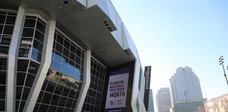 После года пандемии жители Сакраменто испытывают повышенный уровень стресса Golden 1 Center, Sacramento, CA