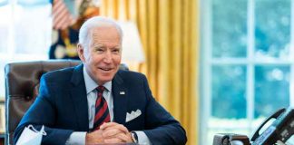 Байден вступает во второй год президентства со скромными рейтингами Joe Biden