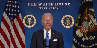 Президент Джо Байден поблагодарил натурализированных граждан США Biden