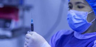 Байден пообещал, что бустерная вакцинация будет бесплатной и доступной