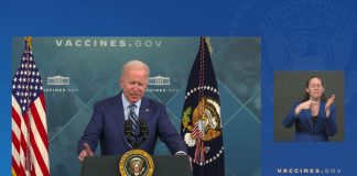 Джо Байден получил бустерную инъекцию вакцины против COVID-19