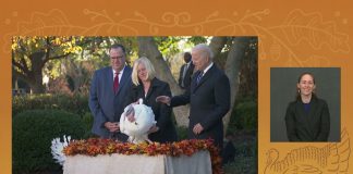 Президент Байден провел в Белом доме церемонию «помилования индейки»