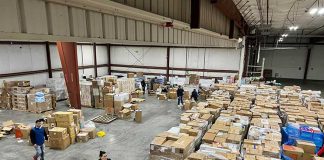 Студенты Стэнфорда собрали самолет гуманитарной помощи в Украину