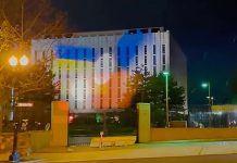 Оба отделения российского визового центра в США прекратят работу russian embassy