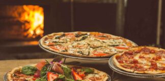 Художники Поночевный и Ибрагимов готовят итальянскую пиццу Pizza