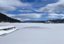 Изумрудная бухта озера Тахо полностью замерзла Lake Tahoe