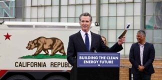 Калифорния подала в суд на тарифы Трампа Gov. Gavin Newsom