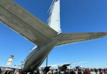 Латвийский брокер признан виновным в незаконном экспорте авиаоборудования в Россию Airplane