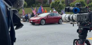 Несуществующее новостное агентство Сан-Франциско было создано под руководством России Trump protest in San Francisco, Ca