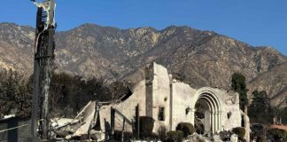 Усиление ветра угрожает распространением пожаров в Лос-Анджелесе Altadena fire