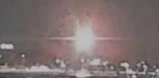 В Вашингтоне пассажирский самолет упал в реку Потомак после столкновения с вертолетом Washington DC plane crash