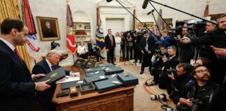 Aдминистрация Трампа уволит всех чиновников, отвечающих за программы инклюзивности Donald Trump